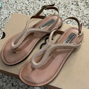 In great condition. Super cute for spring and summer.